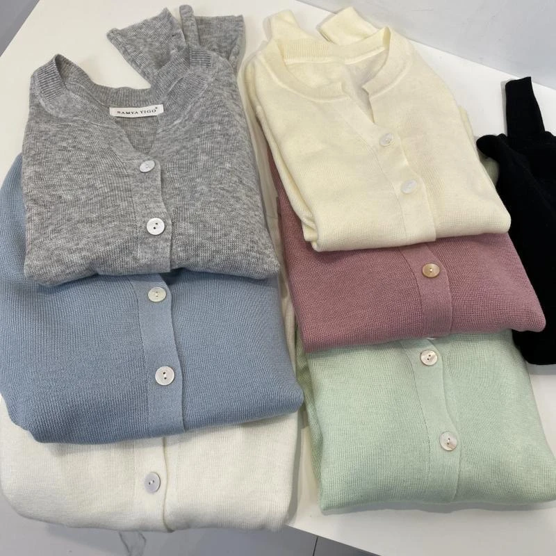 韩系订单款 2025春上新 含细羊毛极简V领显瘦设计百搭针织开衫女