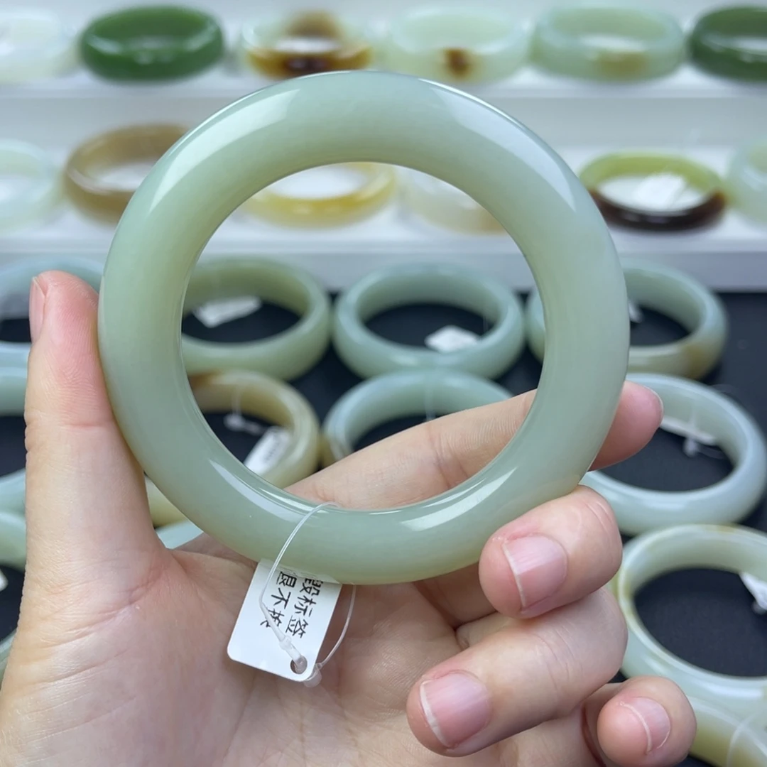 和田玉（碧玉）未镶嵌手镯