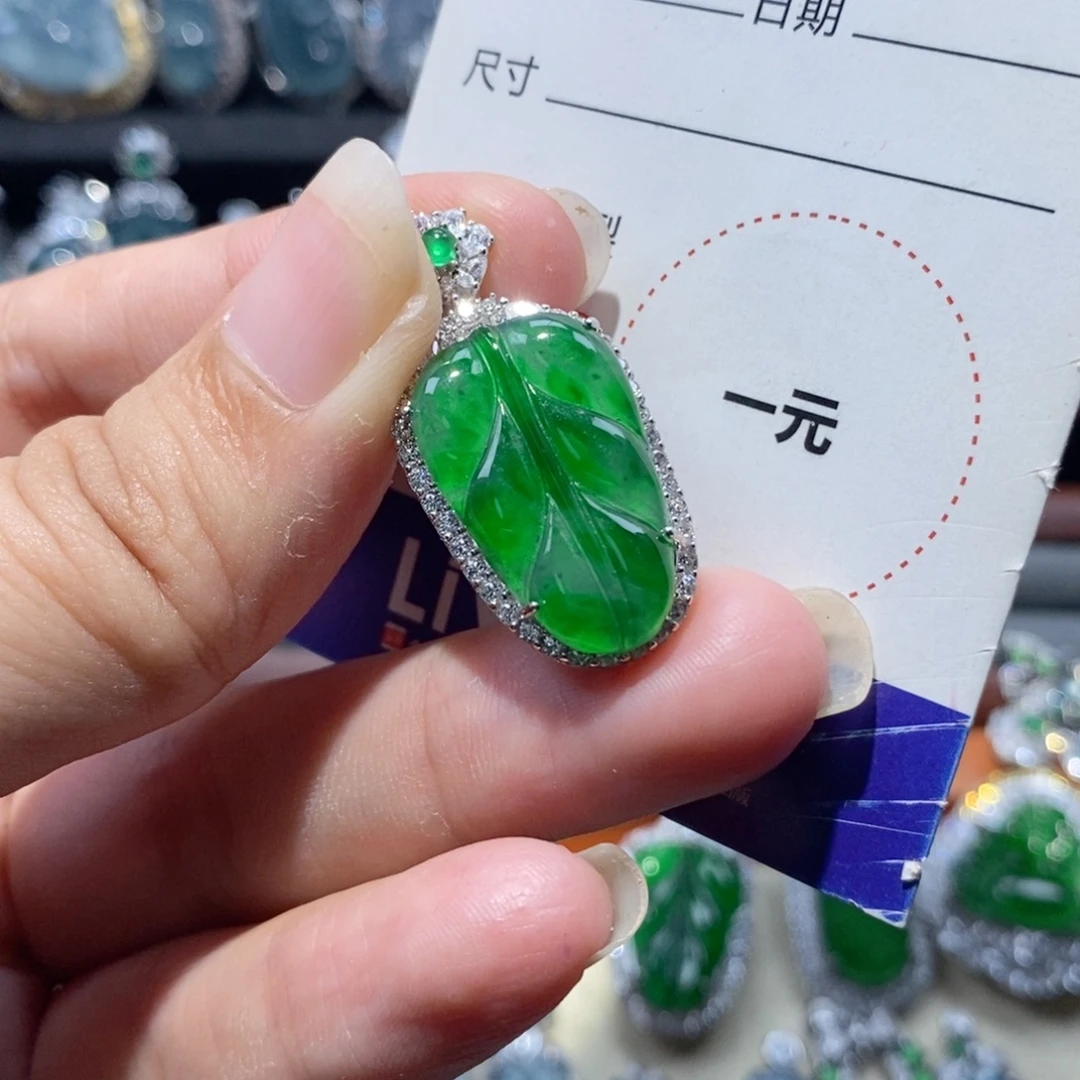 蓝***屿翡翠银S925镶嵌颈饰翡翠