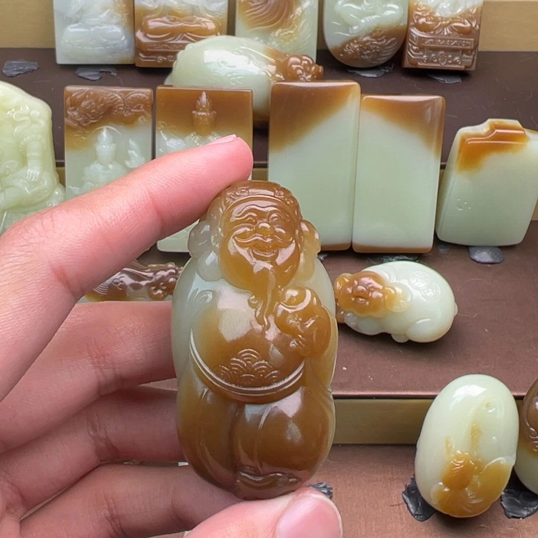 和田玉（糖玉）未镶嵌颈饰