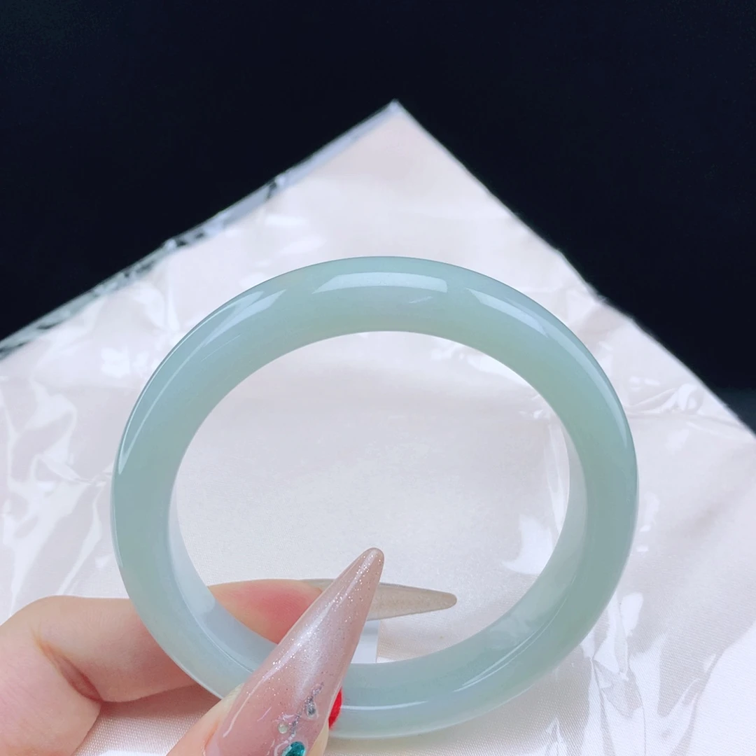 翡翠手镯未镶嵌55-56圈口