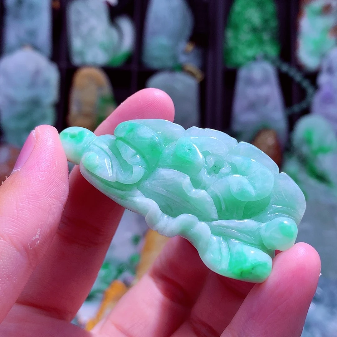 颈饰未镶嵌翡翠天然