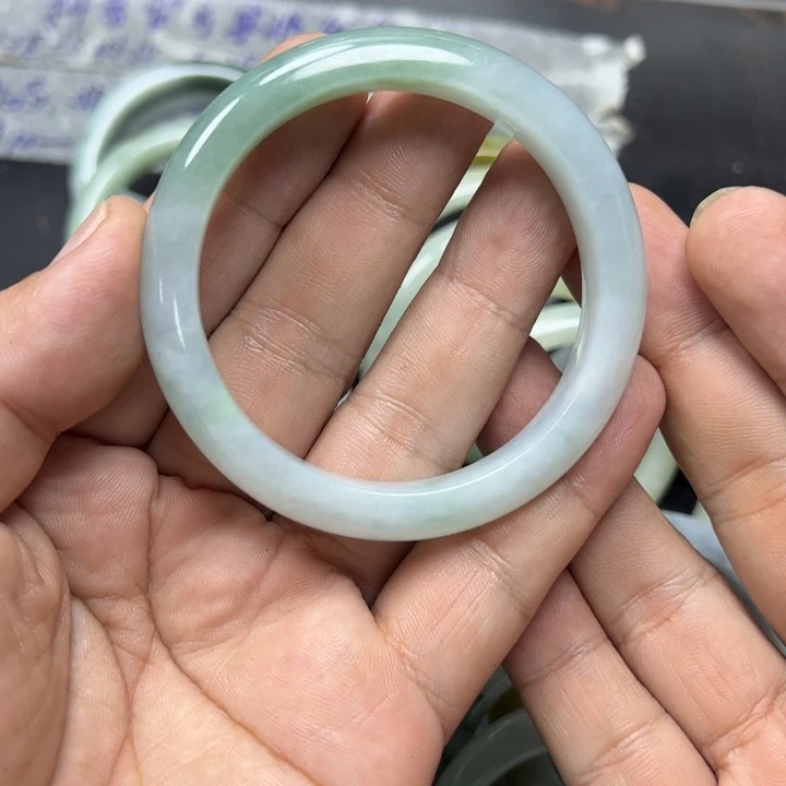 胥***心未镶嵌定制翡翠翡翠