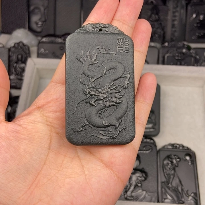 颈饰未镶嵌和田玉啊*