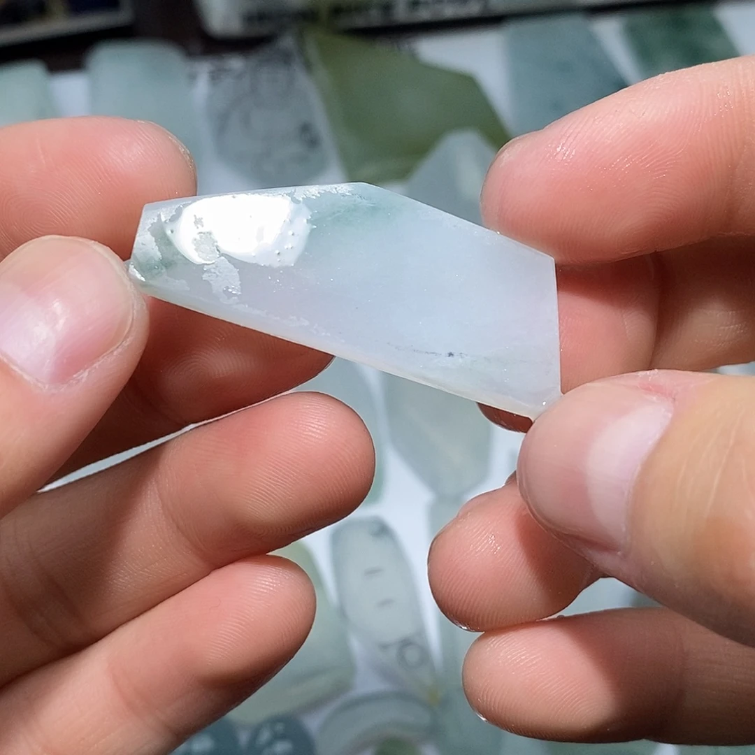 翡翠未镶嵌颈饰7543