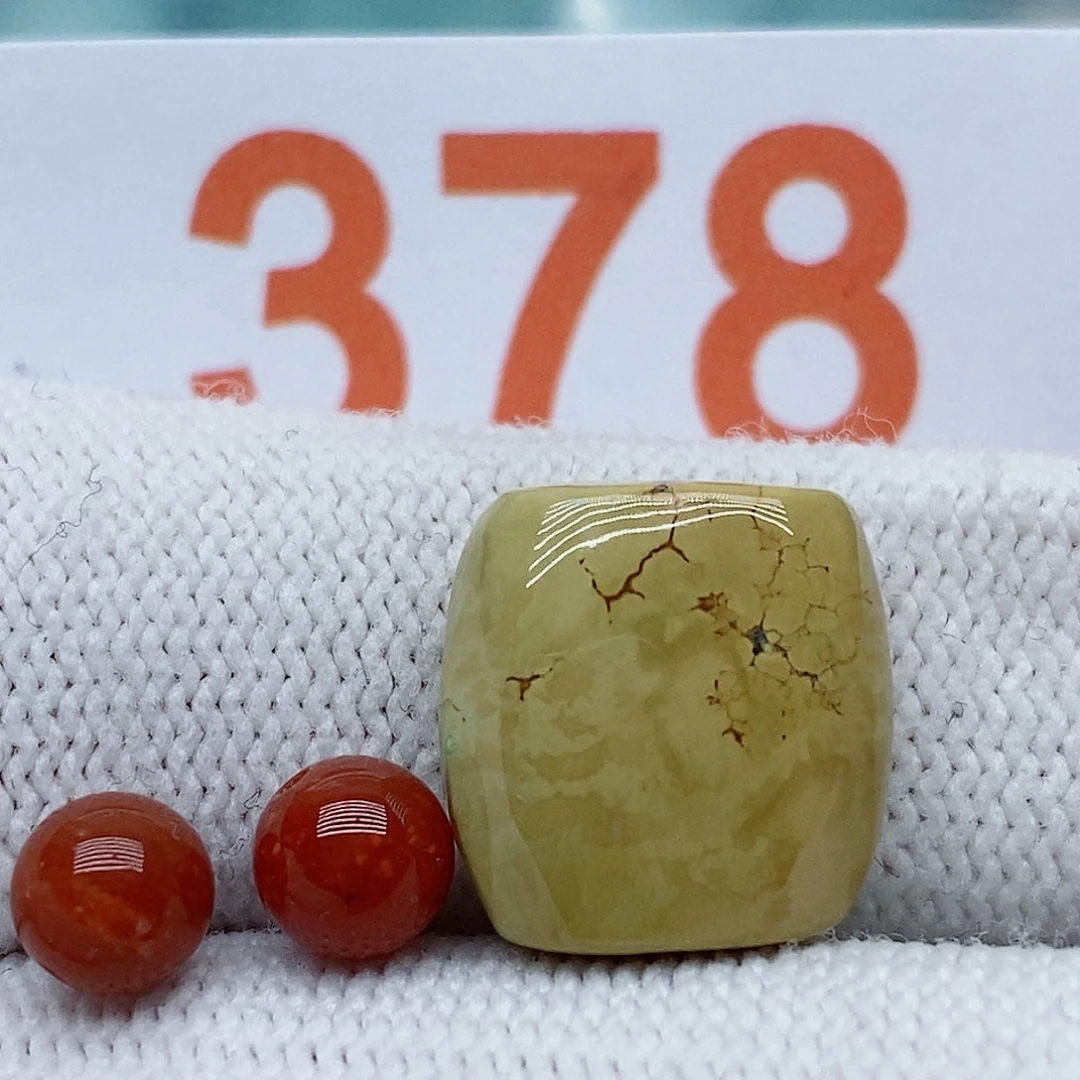 南红玛瑙未镶嵌珠宝奇石
