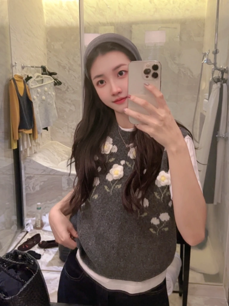 【在在at at】新款韩系甜美立体花朵针织马甲女慵懒风时尚叠穿背心