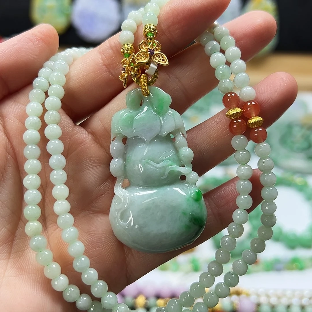 翡翠未镶嵌颈饰吊坠