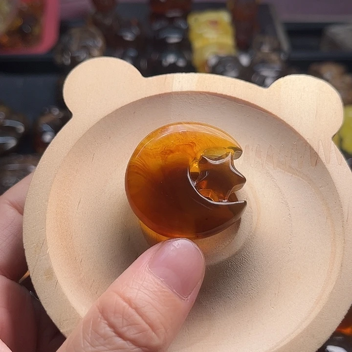 未镶嵌颈饰琥珀缅珀