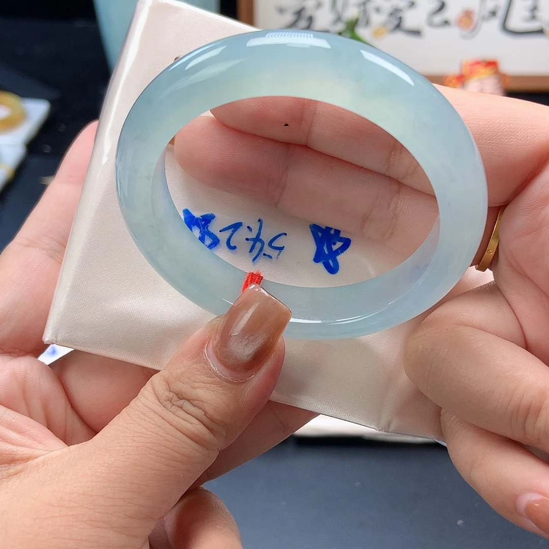 翡翠未镶嵌手镯57号天空蓝强烈推荐