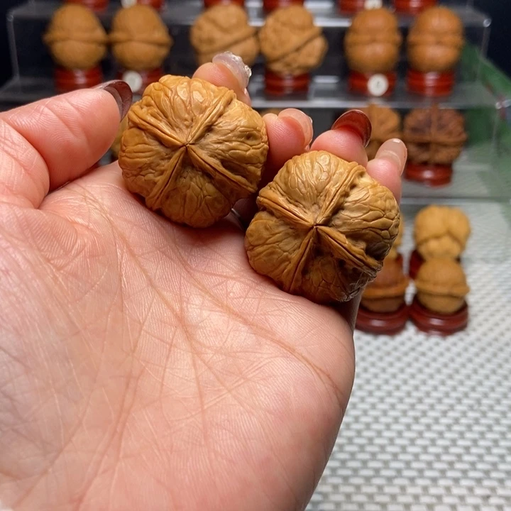 文玩核桃把件36柿饼子四棱