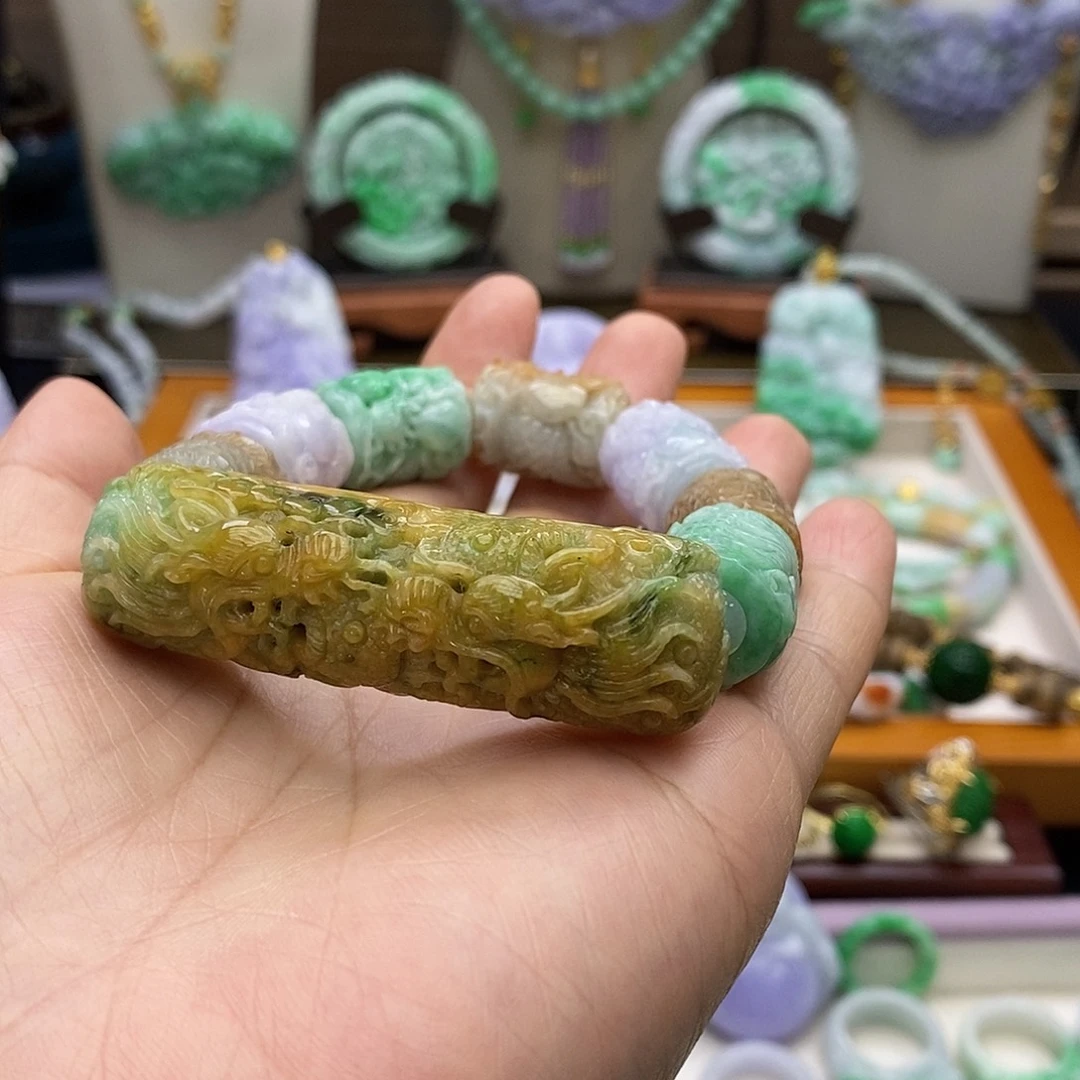 翡翠未镶嵌颈饰手链