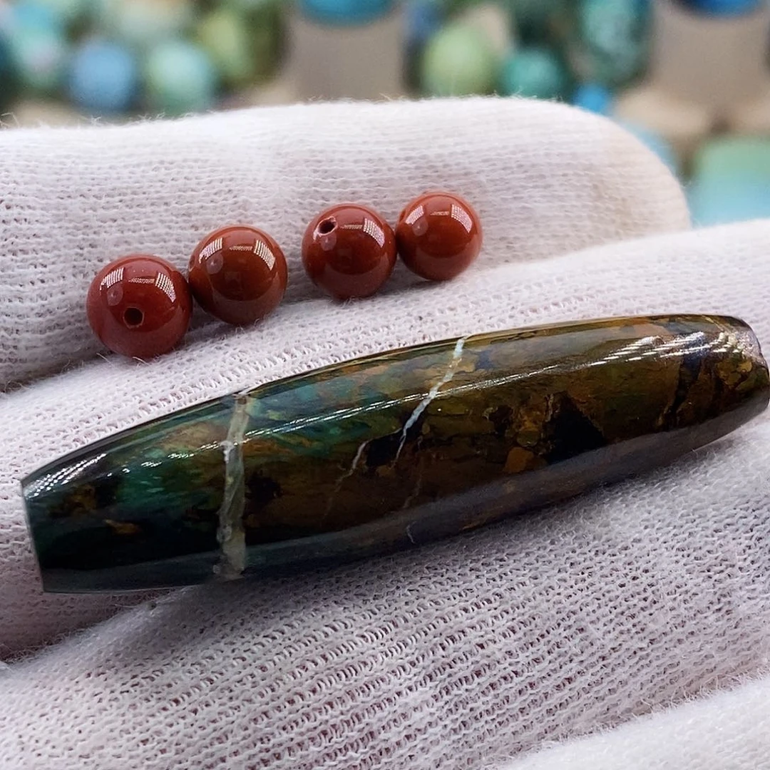 南红玛瑙未镶嵌珠宝奇石