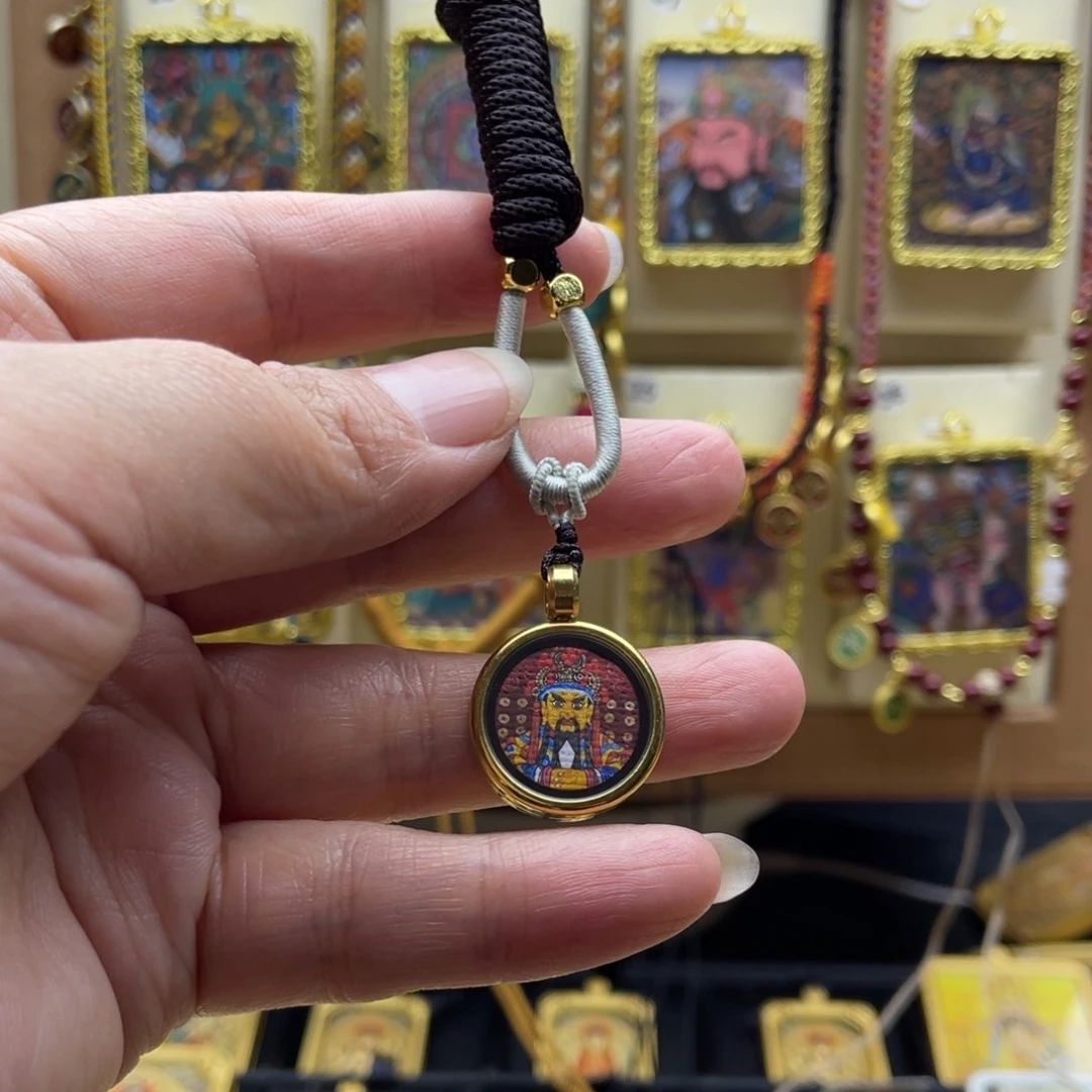 吊坠唐卡一步到位后又在新