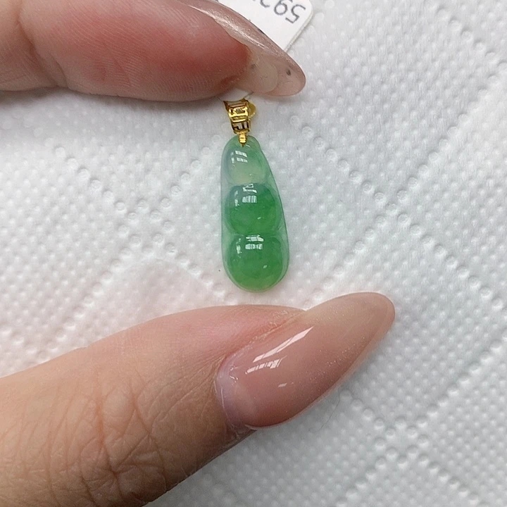 颈饰18K金镶嵌翡翠