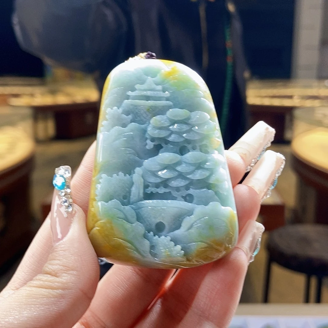 翡翠颈饰未镶嵌翡翠