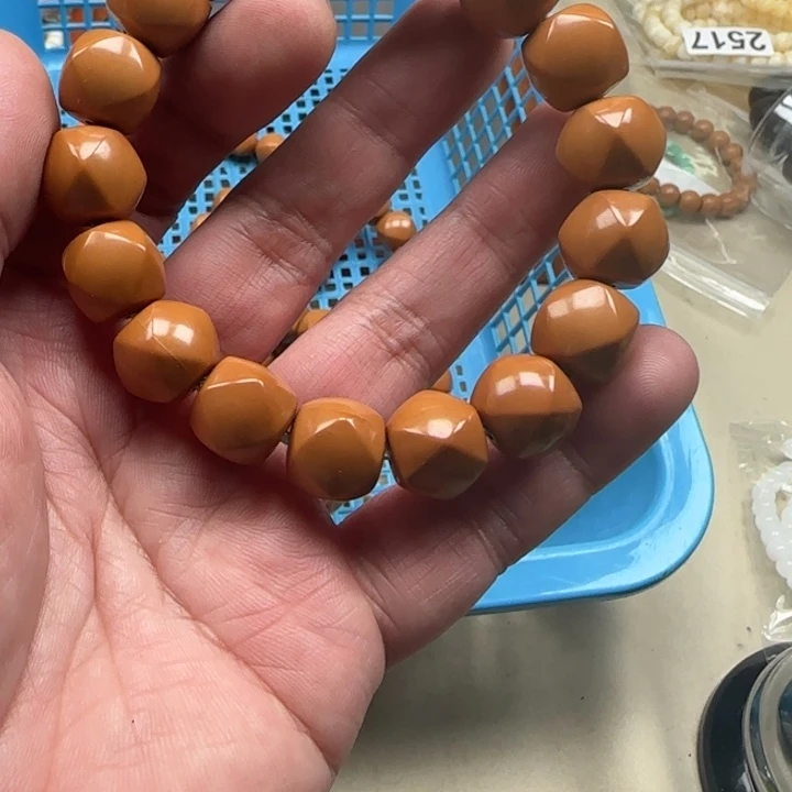 白玉菩提吊坠黄色801