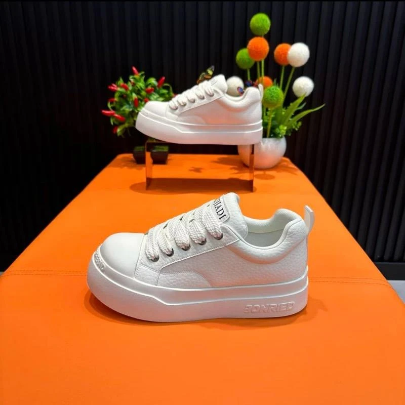 高质量~2025秋季热门爆款时尚厚底增高面包鞋系带板鞋运动鞋男鞋