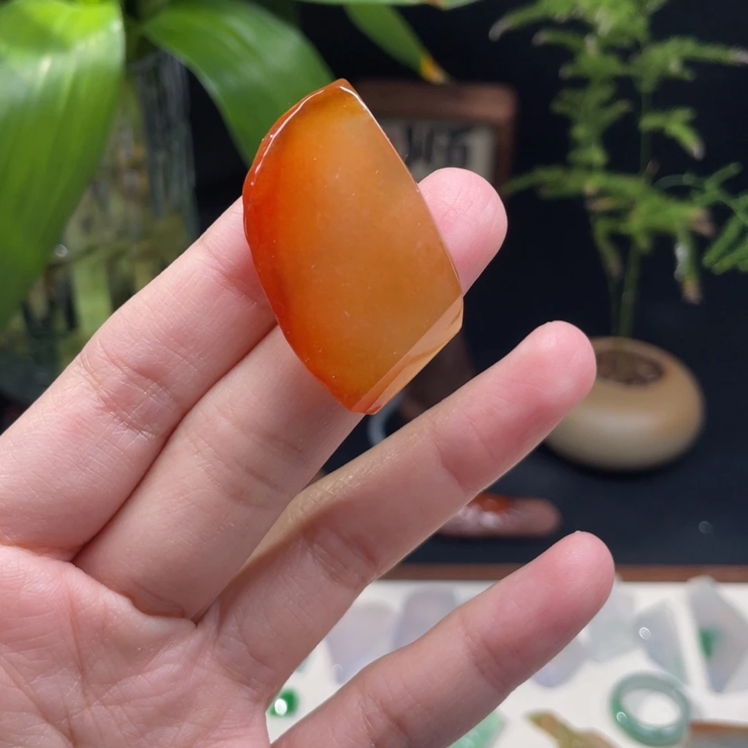 翡翠未镶嵌颈饰冰红翡