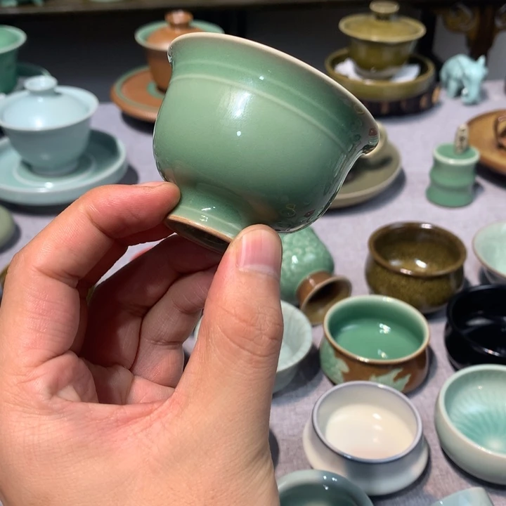 瘦***。龙泉青瓷手工制作