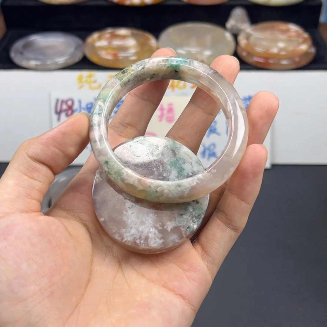 未镶嵌手镯石英质玉