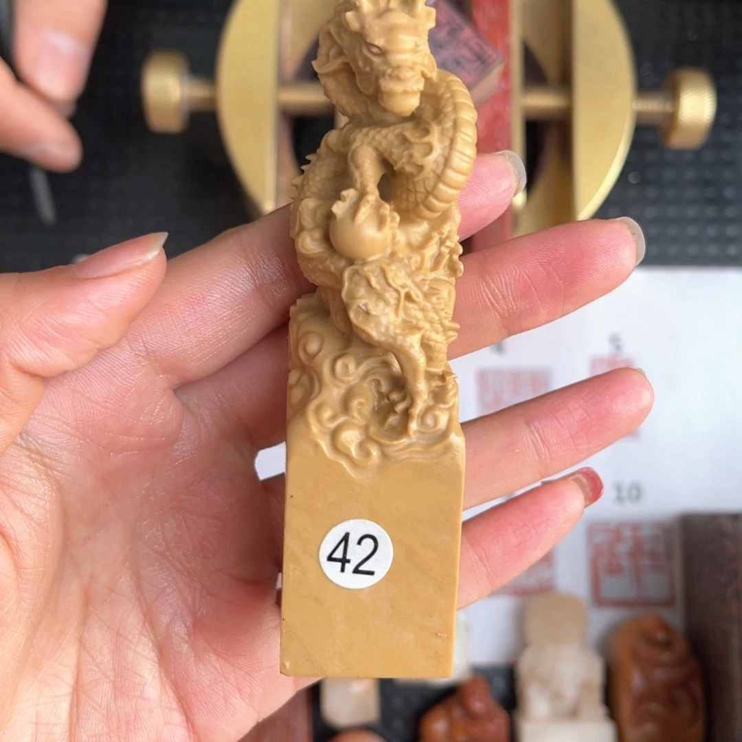 寿山石娜****⁎现场纯手工篆刻