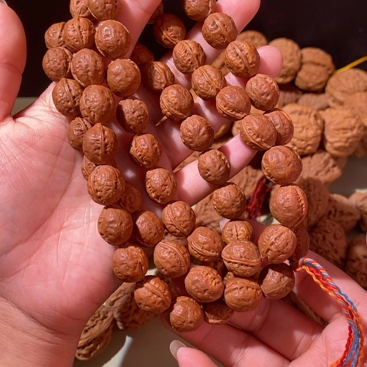 文玩核桃手串……18