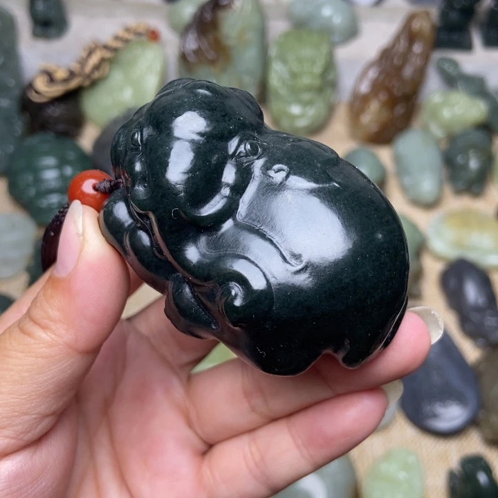 和田玉未镶嵌颈饰