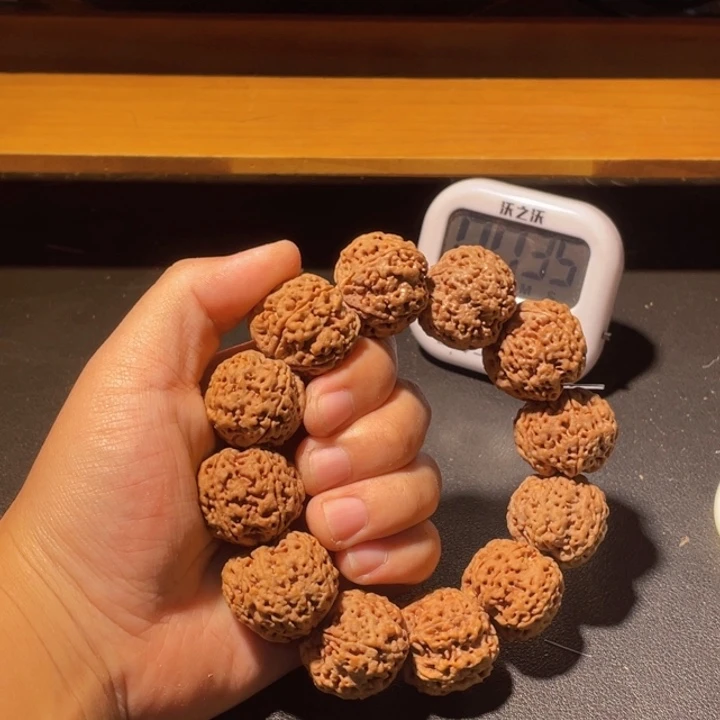 乔***院金刚菩提手串这个