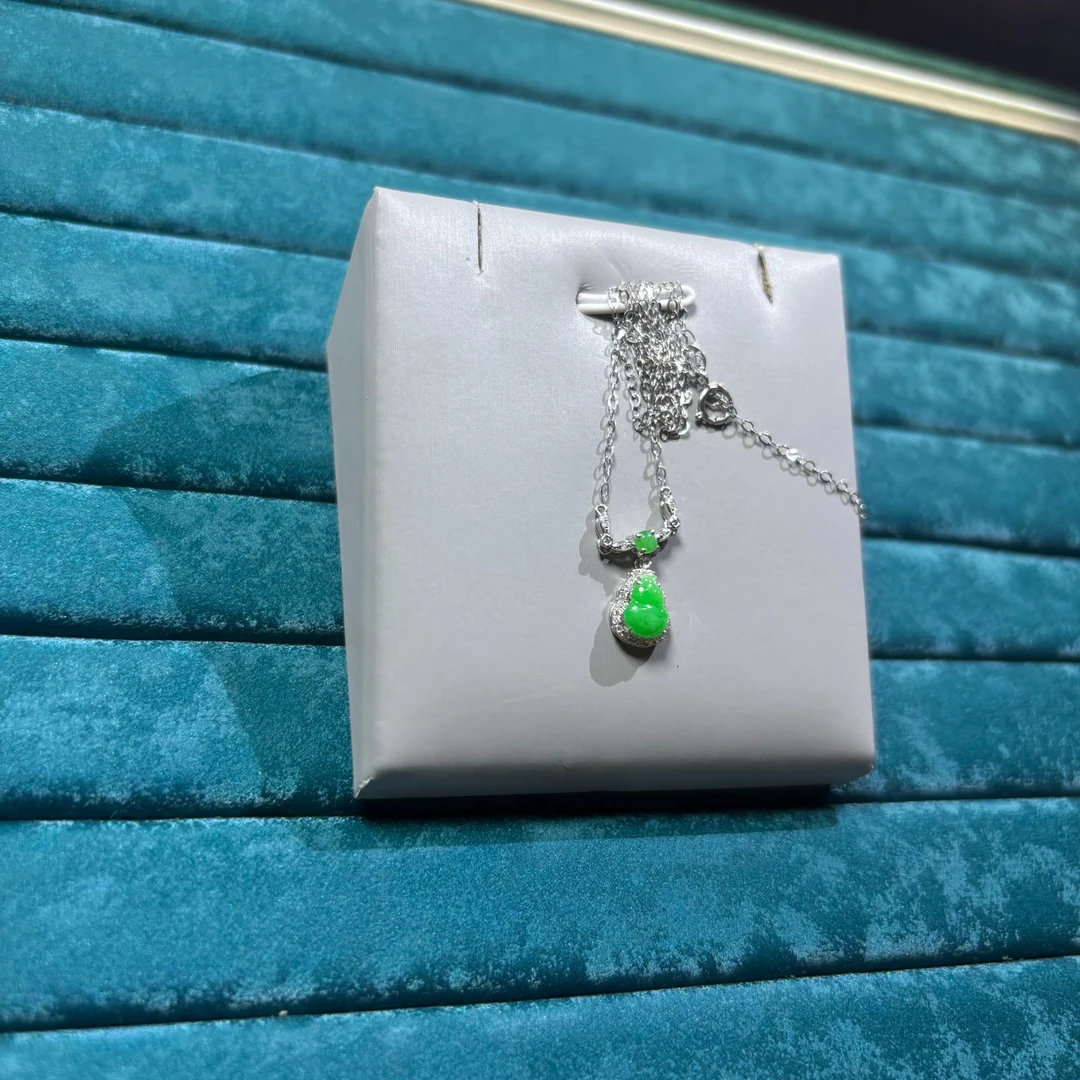 18K金镶精致翡翠项链-WXY-多样性发一件-春日珠宝-A86