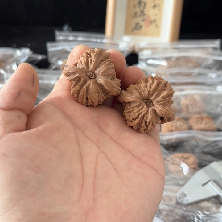 文玩核桃吊坠马**v南将