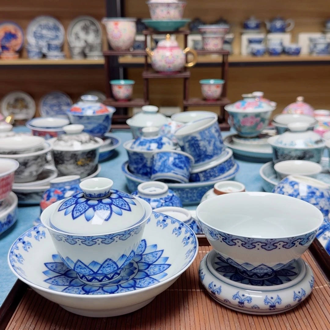 并蒂莲四件套景德镇