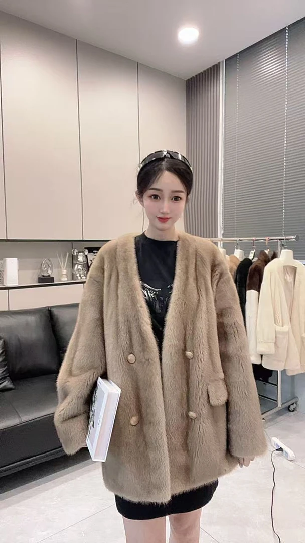 02新款天鹅绒女装外套（具体以直播介绍为准）