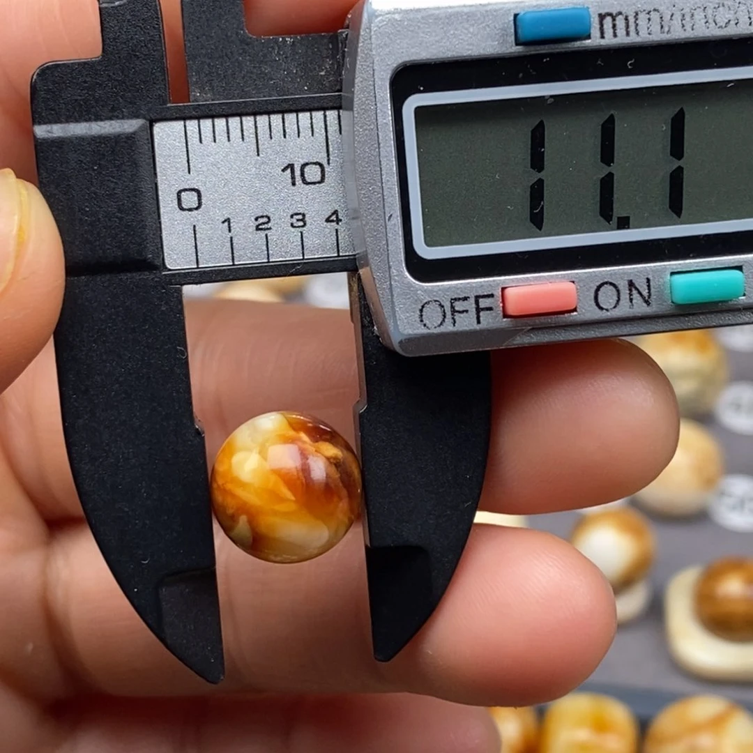 蜜蜡珠宝奇石未镶嵌