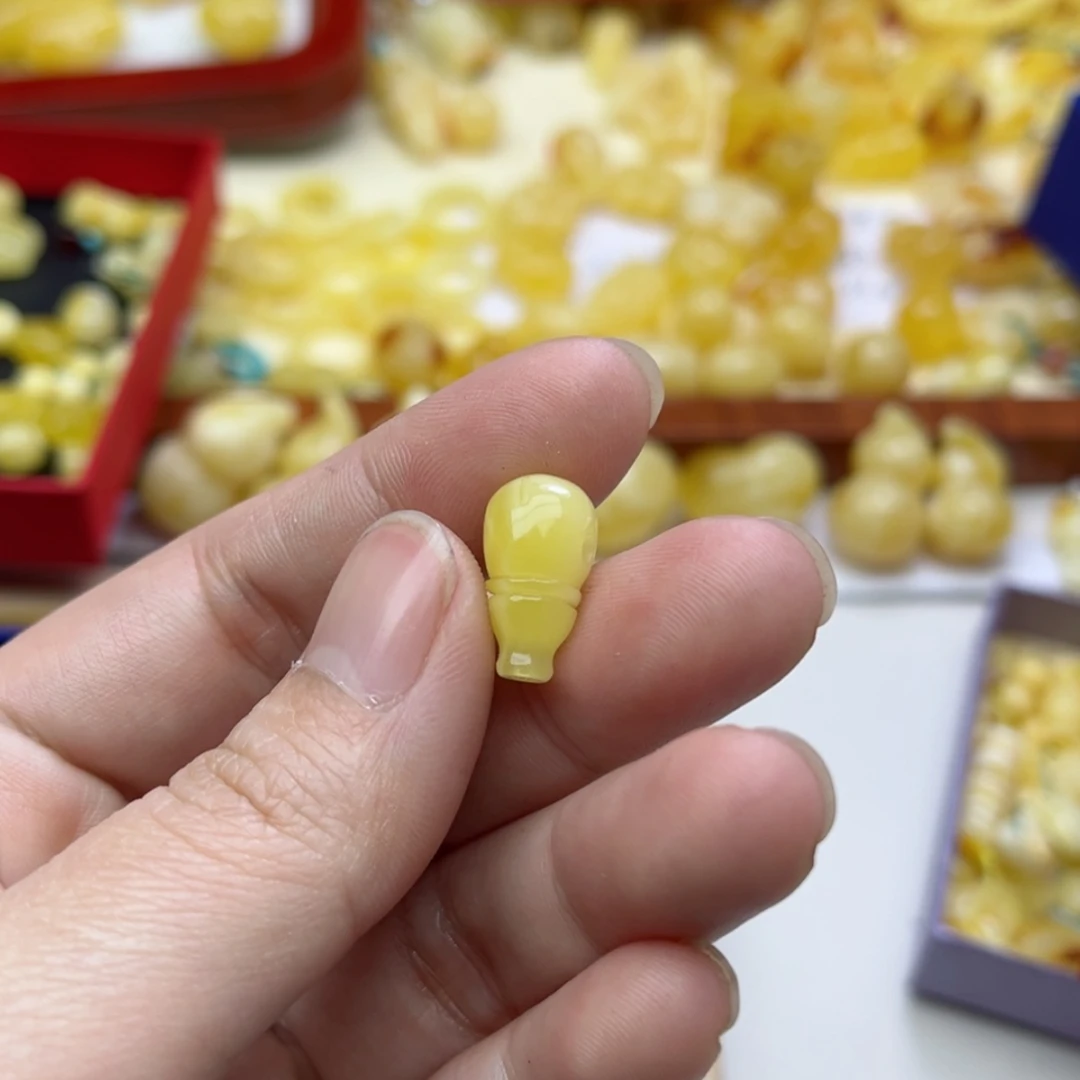 【闪购商品】蜜蜡裸石未镶嵌配饰