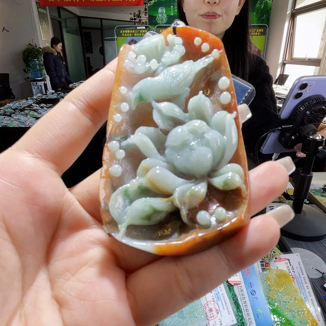 颈饰未镶嵌翡翠一