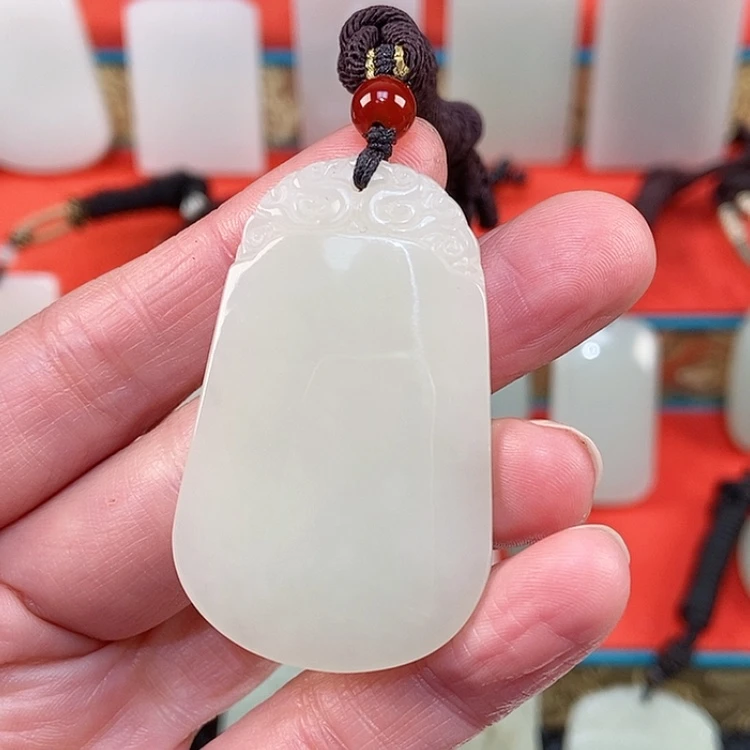 【闪购商品】颈饰未镶嵌和田玉