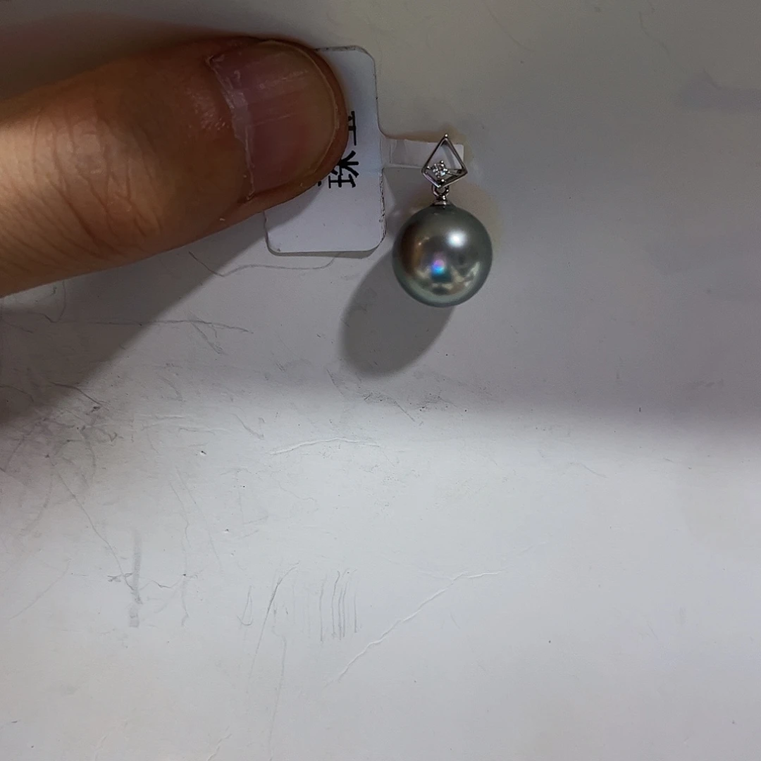 18K金镶嵌颈饰海水珍珠