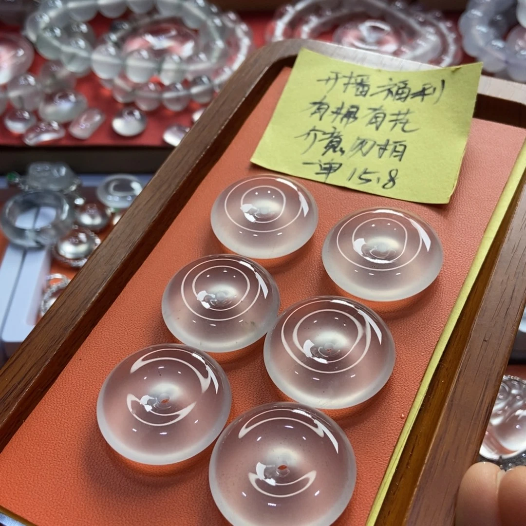 石英质玉未镶嵌颈饰