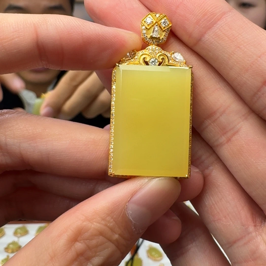 和田玉18K金镶嵌颈饰927冰冰