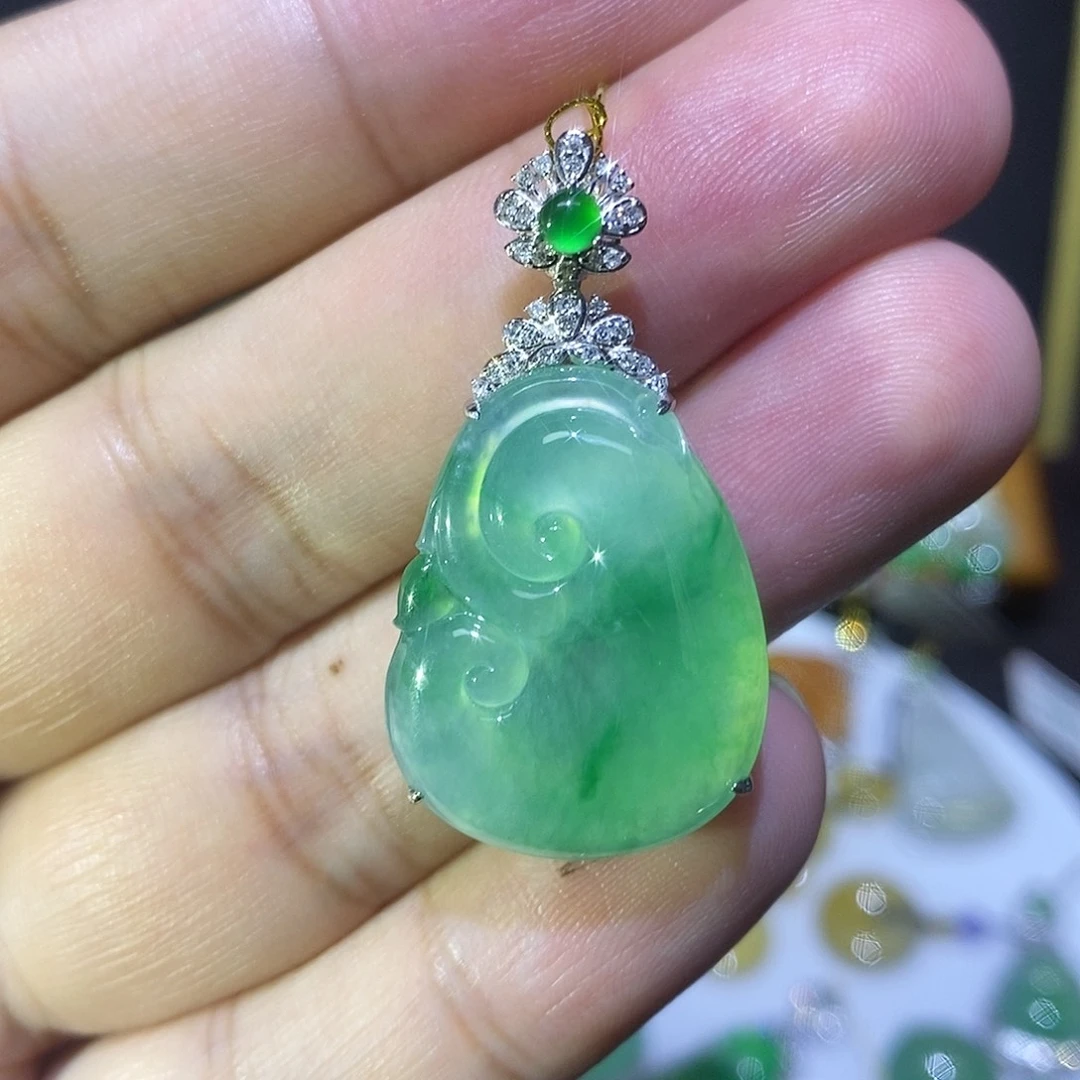 【闪购商品】翡翠18K金镶嵌吊坠(不含链)