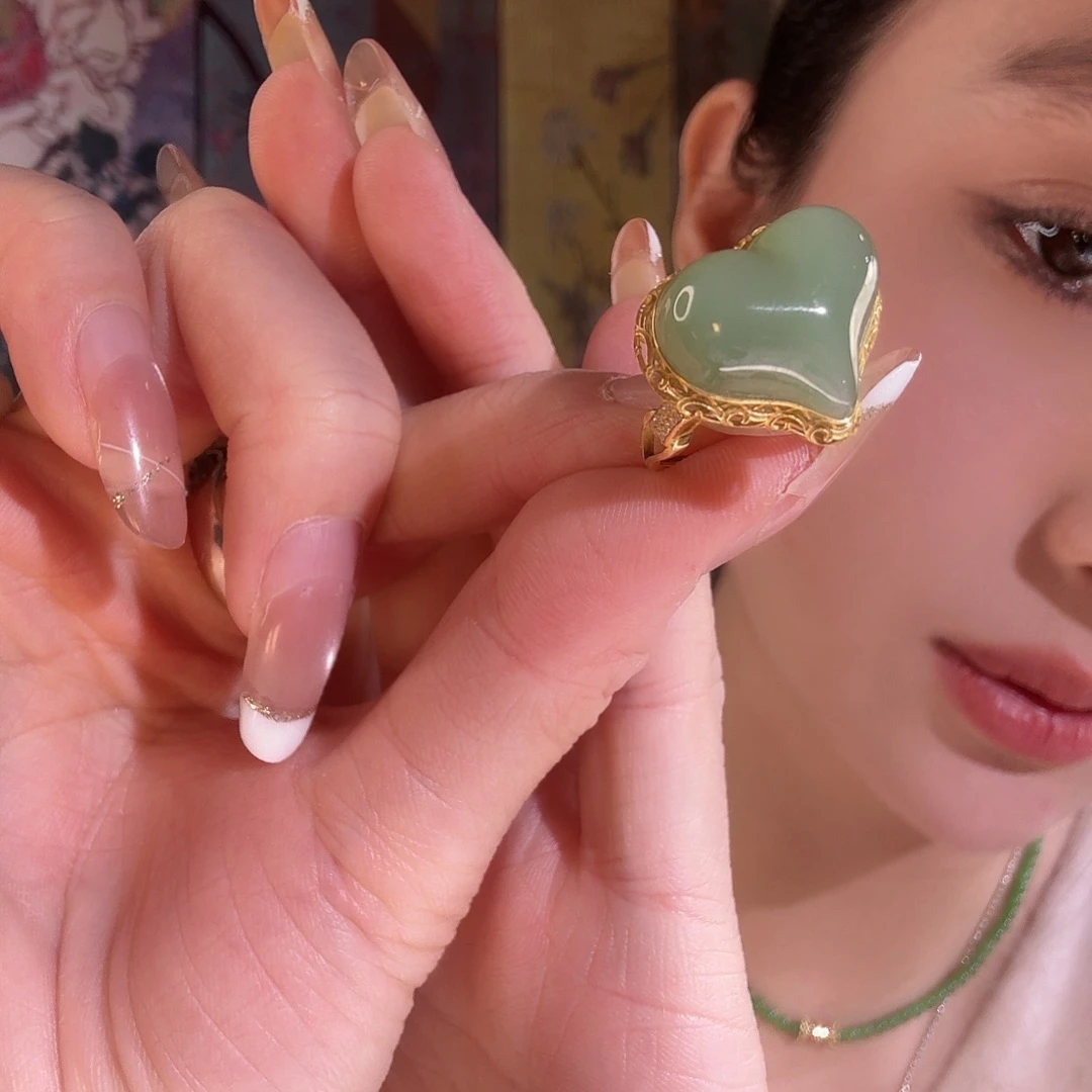 和田玉18K金镶嵌颈饰