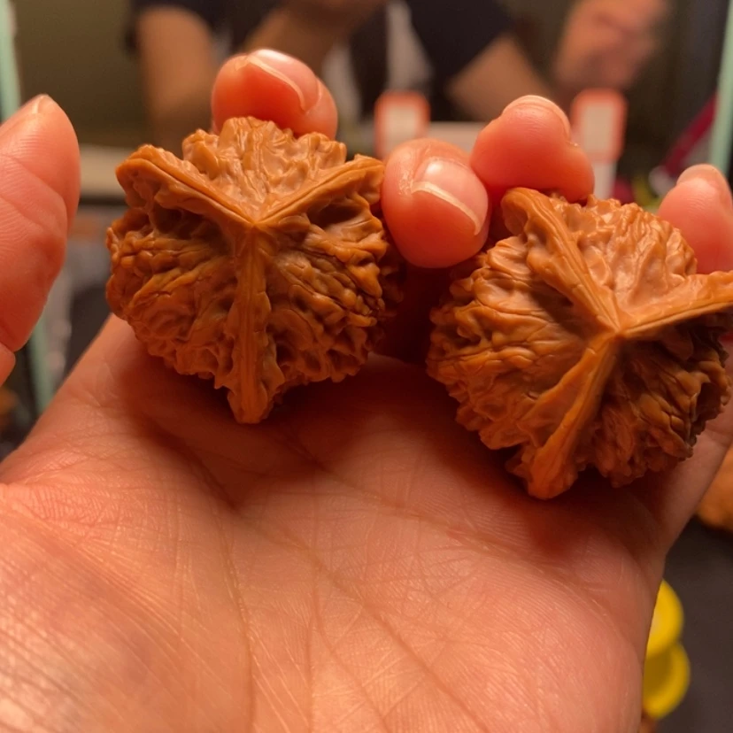 【闪购商品】桃核把件?**?13号三棱，