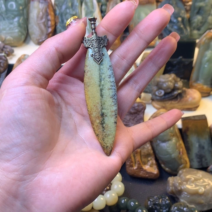 岫岩河磨玉（透闪石质玉）手链未镶嵌