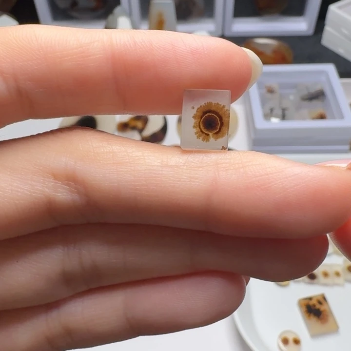 玛瑙/玉髓未镶嵌摆件