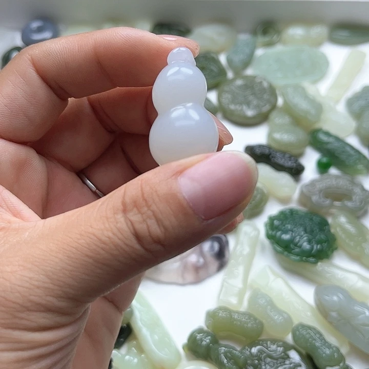 【闪购商品】颈饰未镶嵌和田玉雪*