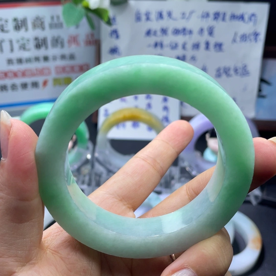 定制翡翠未镶嵌翡翠