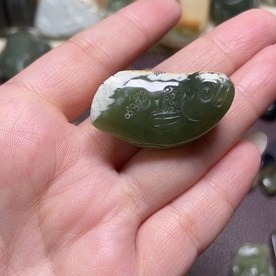 盼***望岫岩河磨玉（透闪石质玉）未镶嵌颈饰