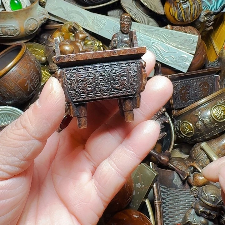 铜器摆件收收藏藏