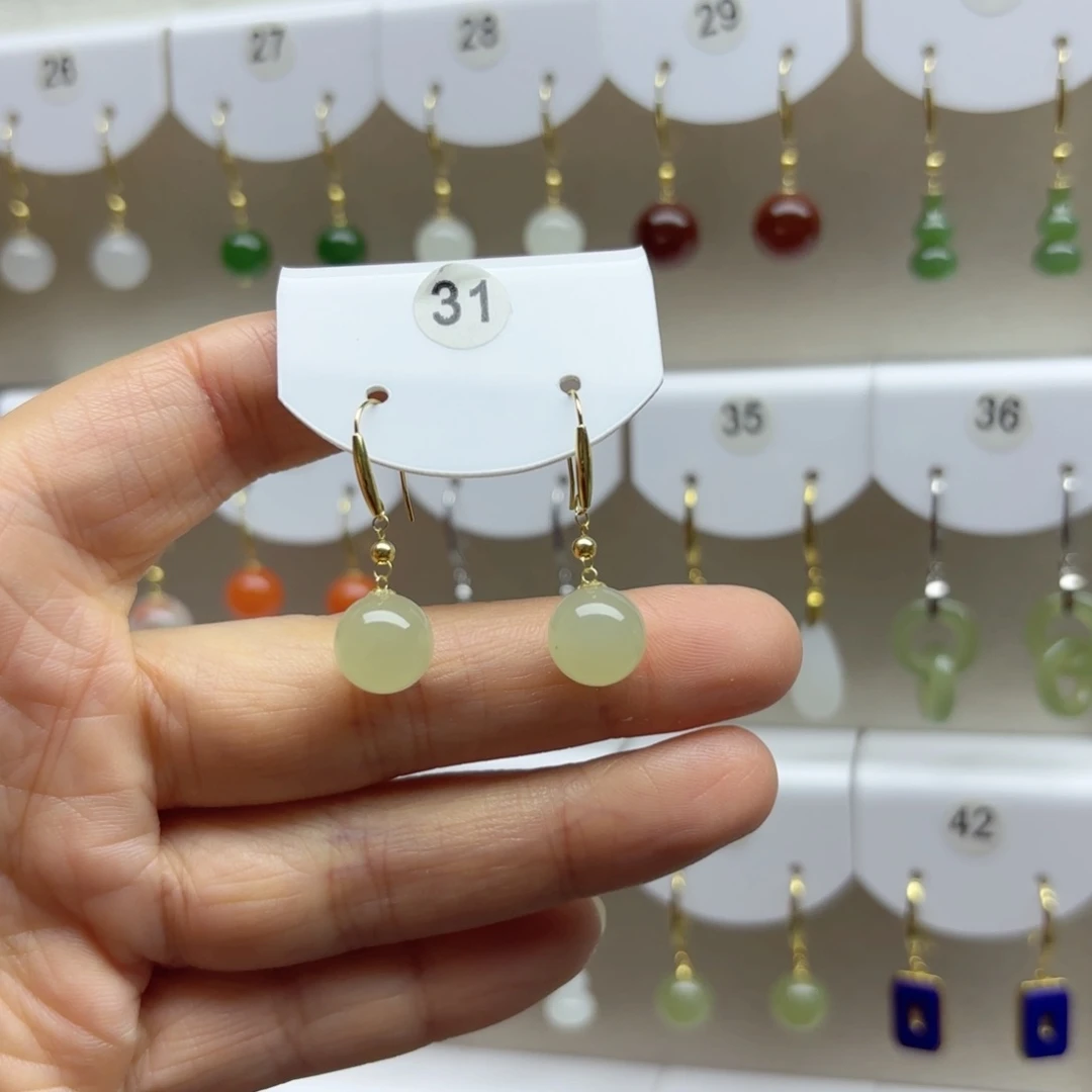 18K金镶嵌和田玉耳饰